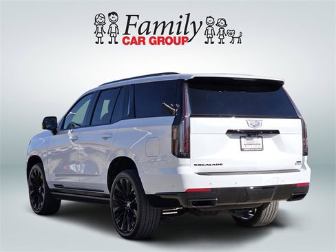 Used 2026 Cadillac Escalade Platinum Sport w/ LPO, ONYX Package image 3
