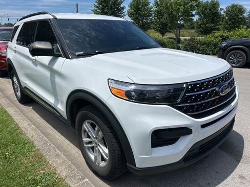 Used 2021 Ford Explorer XLT w/ Class III Trailer Tow Package AWD/4WD image 2