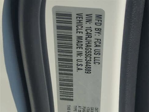 New 2025 Jeep Grand Cherokee Laredo image 35