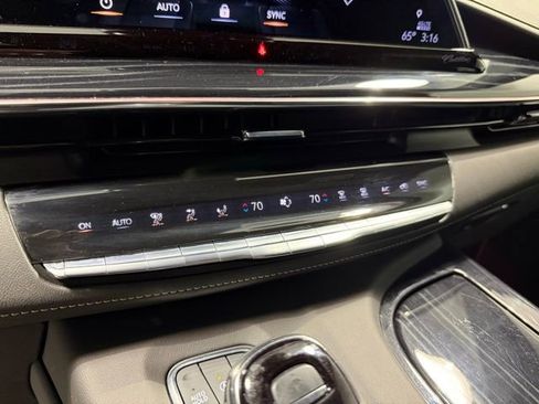 Used 2024 Cadillac Escalade Sport w/ LPO, ONYX Package image 24