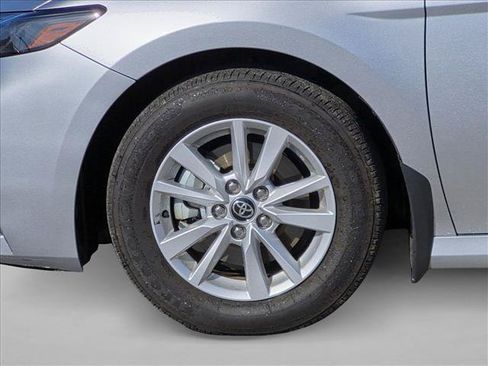 Used 2025 Toyota Camry LE FWD image 9