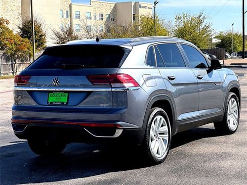 Used 2022 Volkswagen Atlas Cross Sport SE image 8