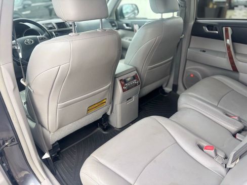 Used 2013 Toyota Highlander Limited image 19