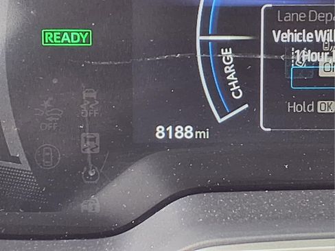 Certified 2025 Toyota Corolla XLE image 27