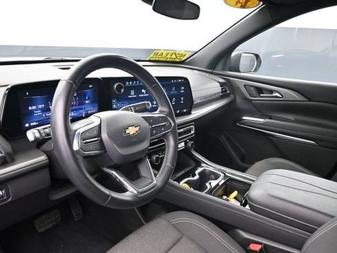 Used 2024 Chevrolet Traverse LT FWD image 21