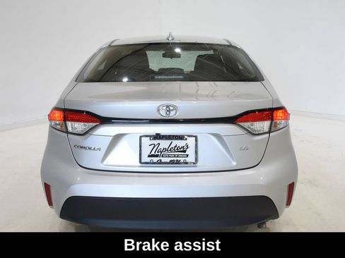 Used 2024 Toyota Corolla LE FWD image 5
