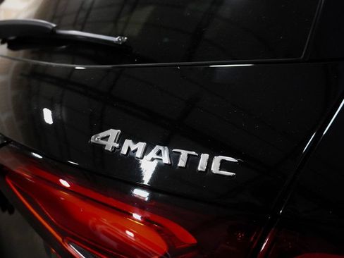 Used 2024 Mercedes-Benz GLC 300 4MATIC image 6