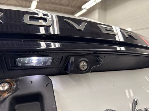 Used 2019 Land Rover Range Rover Velar R-Dynamic SE image 16