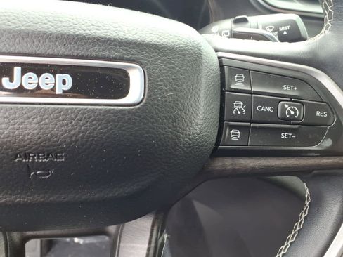 Used 2022 Jeep Grand Cherokee L Limited AWD/4WD image 29