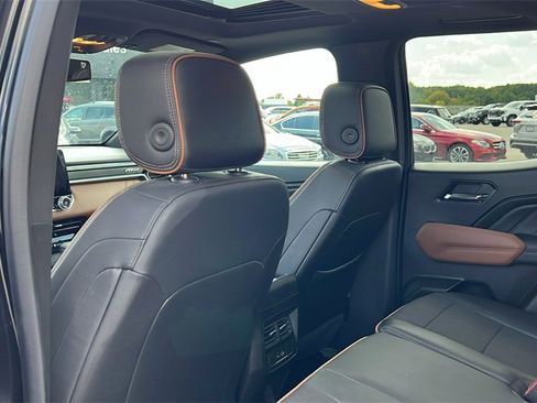 Used 2024 GMC Canyon AT4 image 34