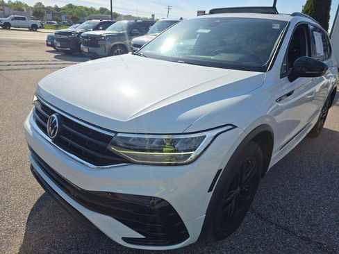 Used 2022 Volkswagen Tiguan SE R-Line AWD/4WD image 7