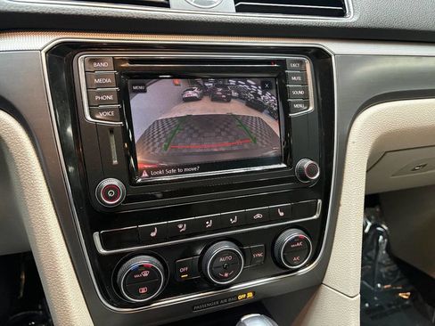 Used 2017 Volkswagen Passat 1.8T R-Line image 19