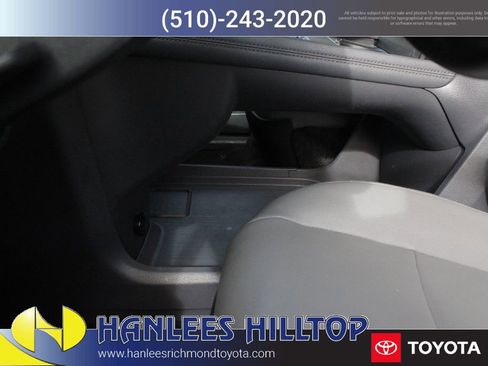 Used 2024 Toyota Sienna XLE image 16