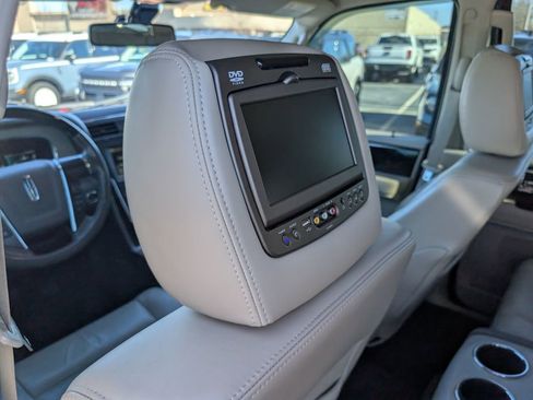 Used 2015 Lincoln Navigator L 4WD image 13