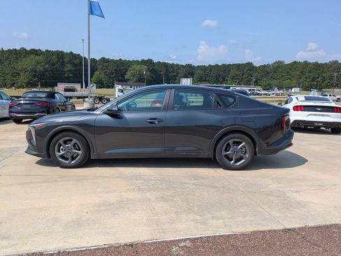Used 2025 Kia K4 FWD image 2
