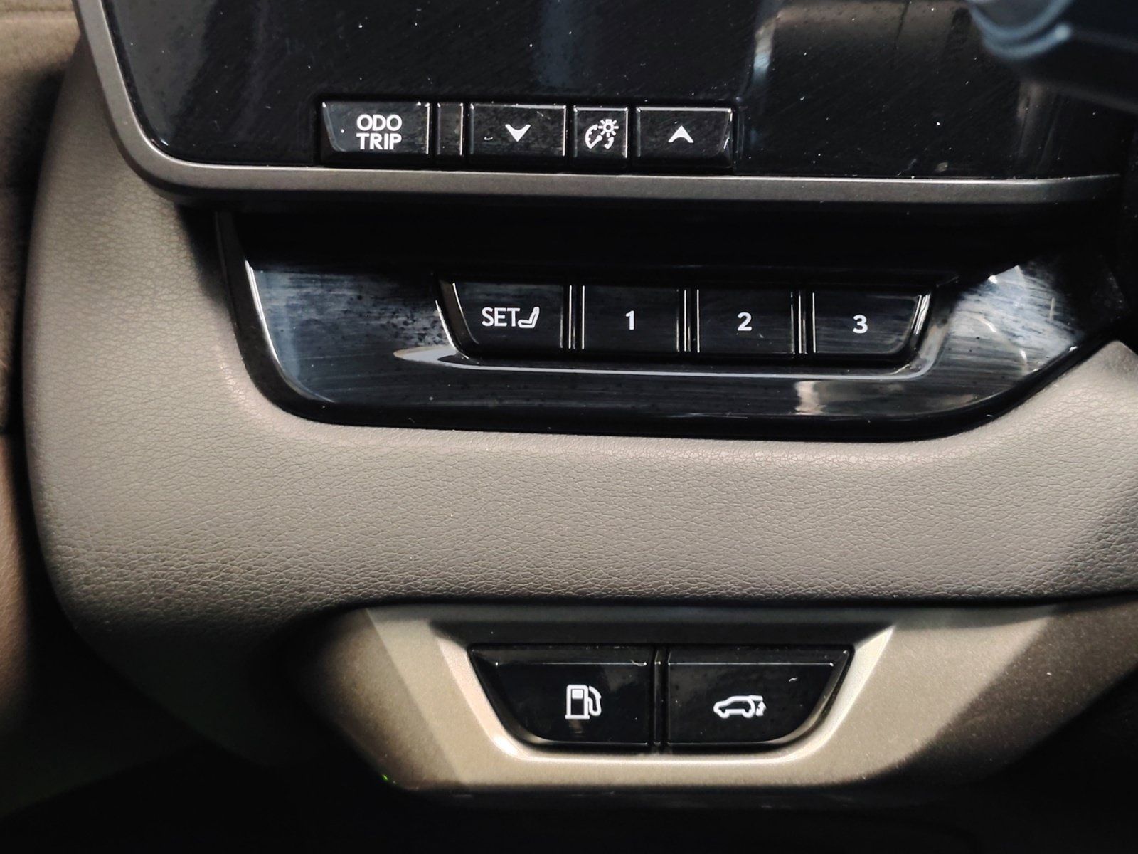 Used 2023 Lexus RX 350 FWD w/ Cold Area Package image 28