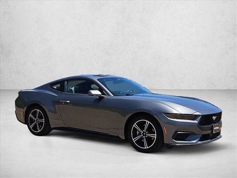 Used 2025 Ford Mustang Premium RWD image 3