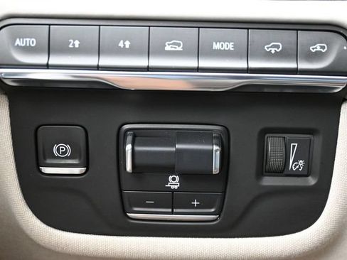 Used 2021 Cadillac Escalade ESV Premium Luxury Platinum AWD/4WD image 23