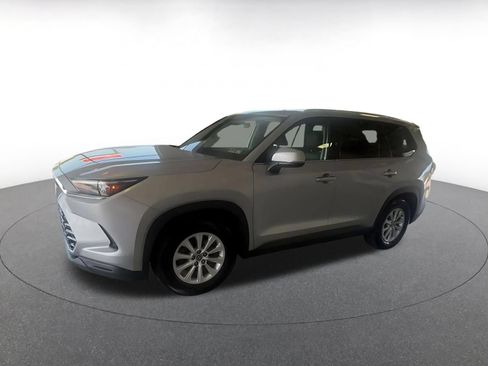 Used 2025 Toyota Grand Highlander FWD image 7