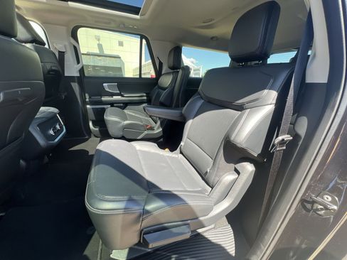 Certified 2025 Ford Expedition Max Platinum AWD/4WD image 33