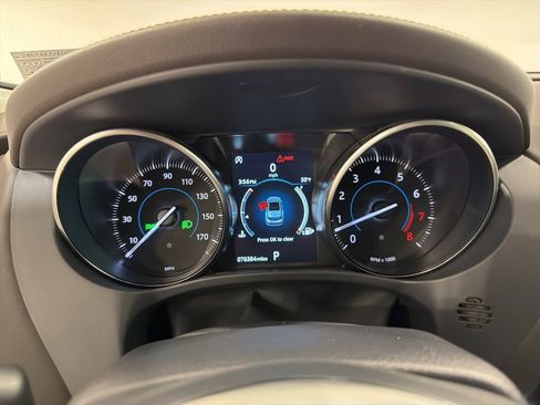 Used 2020 Jaguar F-PACE Prestige image 15