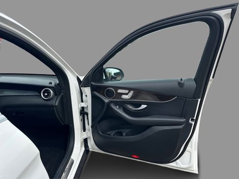 Used 2020 Mercedes-Benz GLC 300 image 41