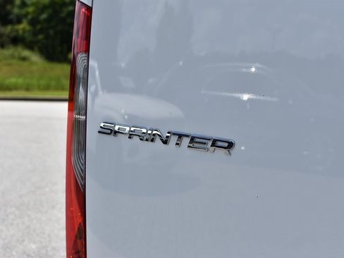 Used 2024 Mercedes-Benz Sprinter 2500 image 9