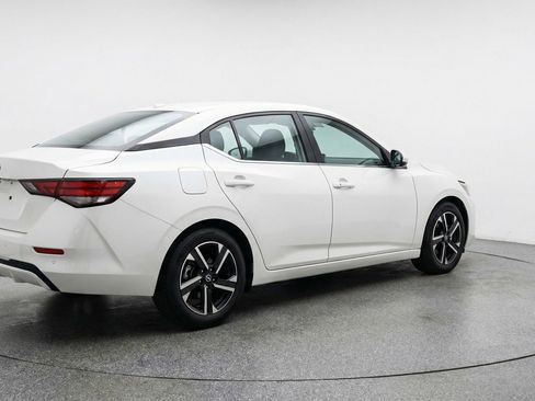 Used 2025 Nissan Sentra SV FWD image 9