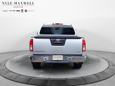 Used 2018 Nissan Frontier SV image 14