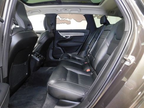 Used 2022 Volvo V90 B6 Cross Country AWD/4WD image 53