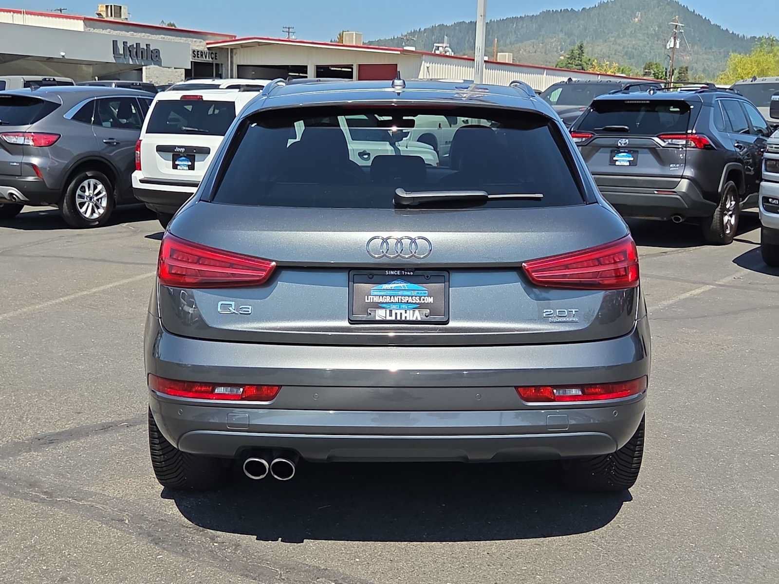 Used 2018 Audi Q3 2.0T Premium Plus w/ Premium Plus Package AWD/4WD image 13