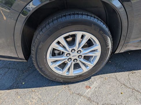 Used 2024 Cadillac XT6 Luxury w/ LPO, Floor Liner Package AWD/4WD image 13