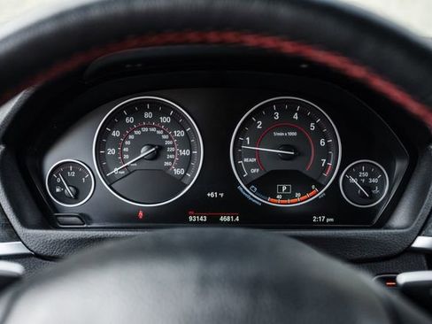 Used 2017 BMW 330i xDrive Wagon image 12