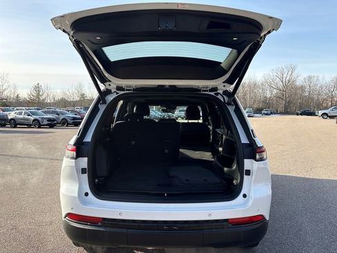 Used 2022 Jeep Grand Cherokee Altitude image 13