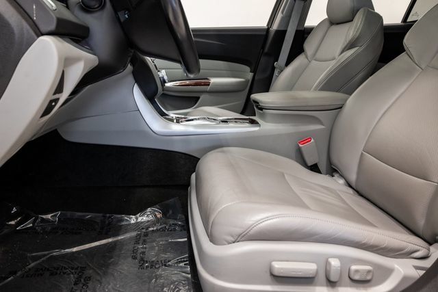 Used 2017 Acura TLX w/ Technology Package FWD image 12