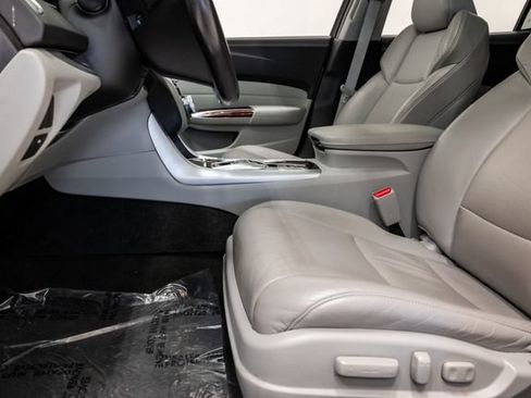 Used 2017 Acura TLX V6 w/ Technology Package FWD image 12