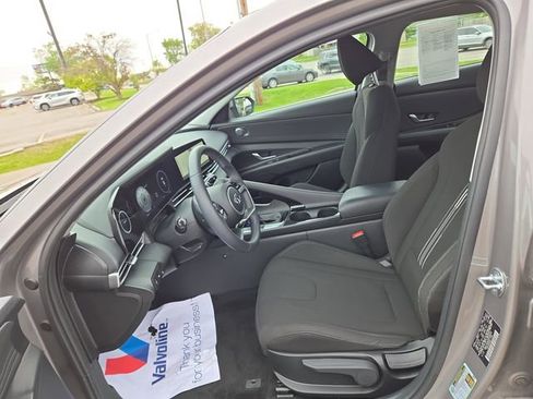 Certified 2023 Hyundai Elantra SEL w/ Convenience Package FWD image 23