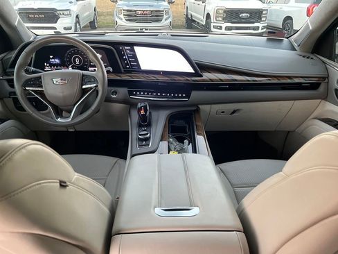 Used 2022 Cadillac Escalade ESV Premium Luxury Platinum image 17