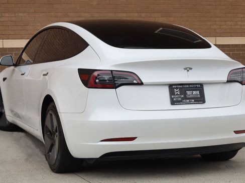Used 2023 Tesla Model 3 Standard Range RWD image 9