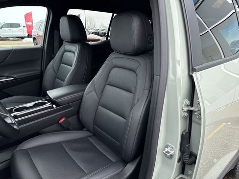 Certified 2025 Chevrolet Equinox LT w/ Convenience Package II image 10