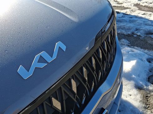 New 2026 Kia Carnival EX image 5