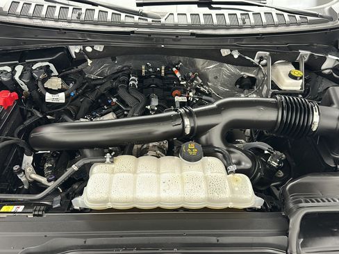 Used 2025 Ford Expedition Active AWD/4WD image 22