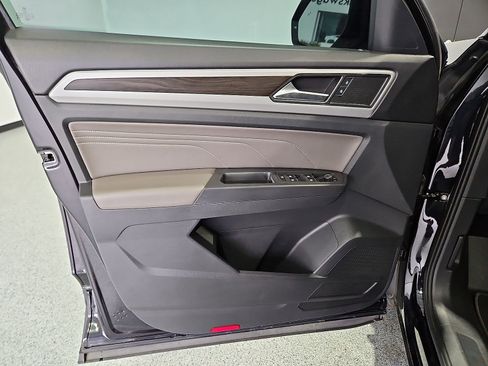 Certified 2023 Volkswagen Atlas SE FWD image 15
