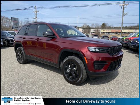 Certified 2024 Jeep Grand Cherokee Altitude AWD/4WD image 1
