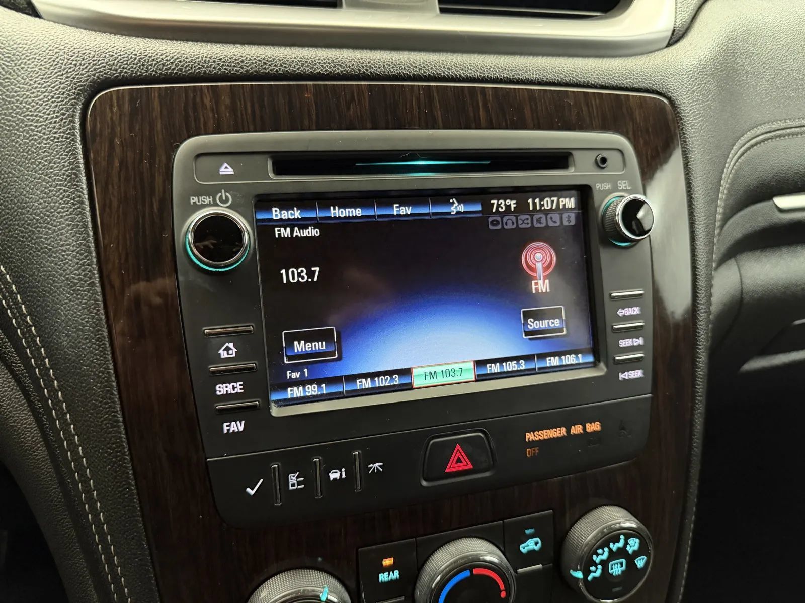 Used 2015 Chevrolet Traverse LT w/ Style and Technology Package FWD image 17