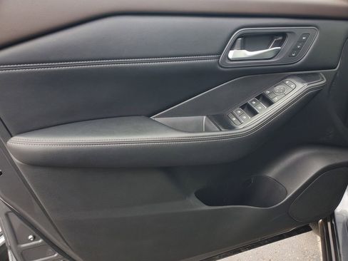 Used 2023 Nissan Rogue SL AWD/4WD image 24