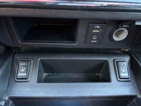 Used 2018 Nissan Titan SV w/ SV Convenience Package RWD image 28