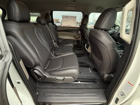 New 2026 Kia Carnival FWD image 33