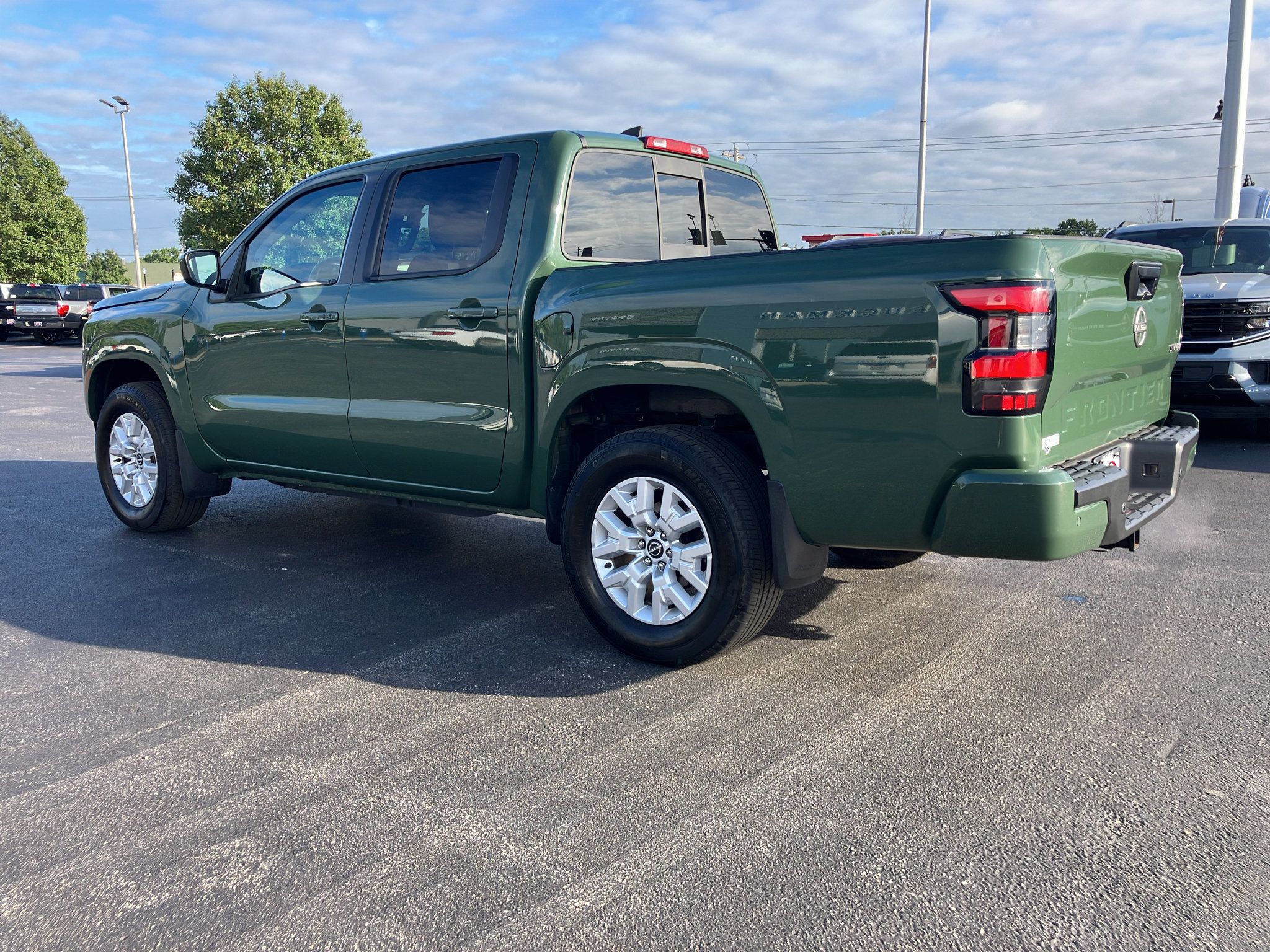 Used 2022 Nissan Frontier SV AWD/4WD image 4