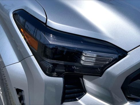 Certified 2024 Toyota Tacoma SR5 AWD/4WD image 26